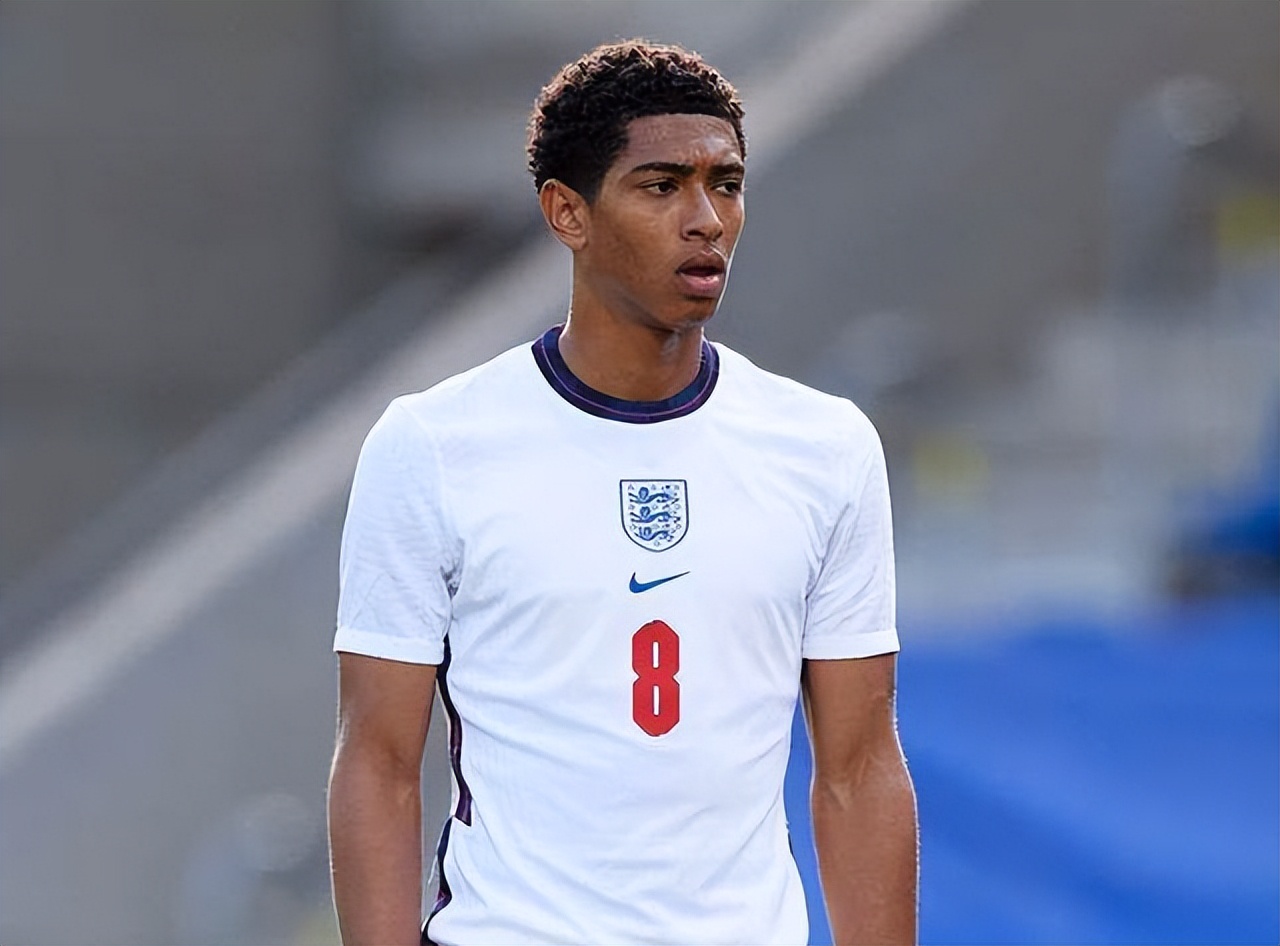 阿卡输不起的球赢了小野兔没指望的四强进了，ATP要减赛事数量了（阿卡守住关键战，小野兔意外闯四强，ATP将削减赛事数量）