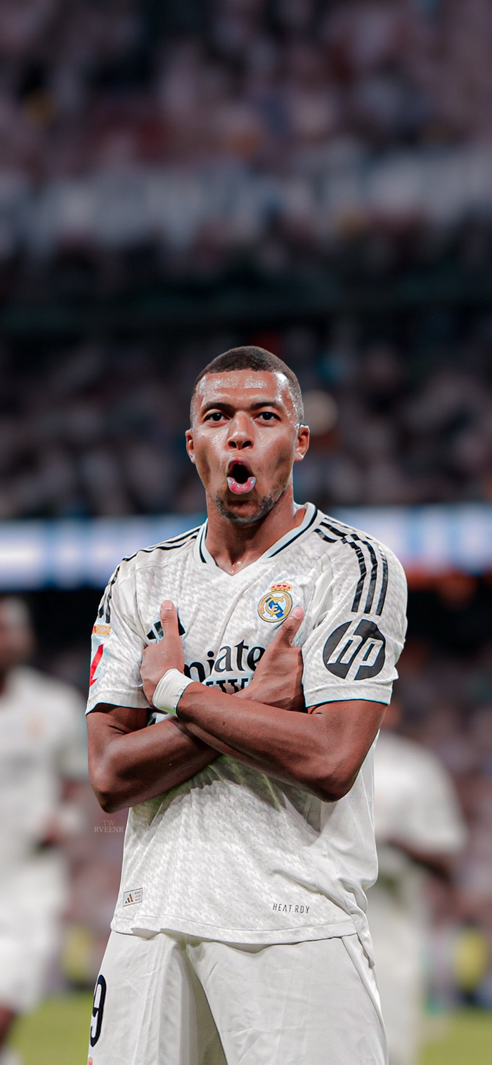 他是申花最被低估的球员，为俱乐部宁愿枯坐板凳，今年只出场一次（申花的隐形功臣，甘为球队坐冷板凳，本赛季仅登场一次）