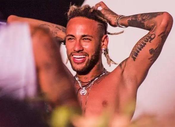 中超联赛总结：积分榜前三分析,（中超赛季盘点：积分榜前三深度解读）