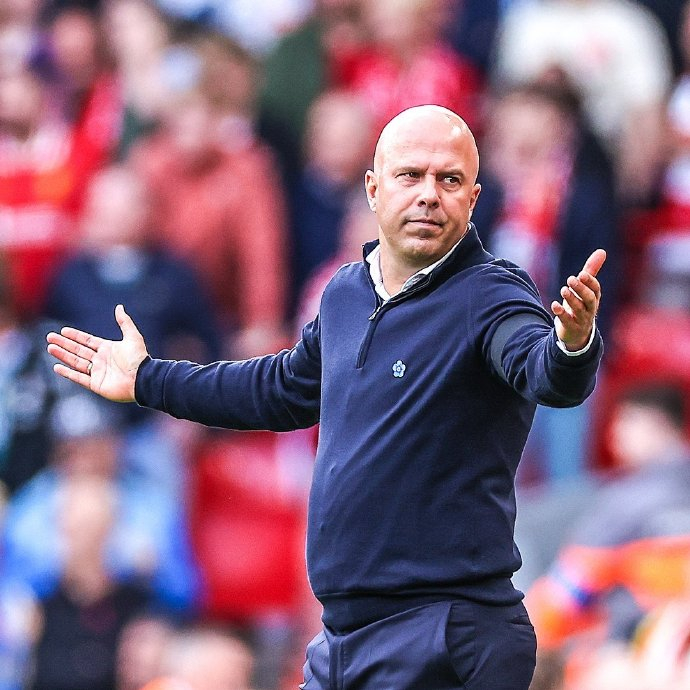 每体列足坛十大奇葩条款：博格坎普拒坐飞机；内马尔微笑条款（西媒盘点足坛十大离奇合同条款：博格坎普拒乘航班，内马尔“微笑条款”在列）