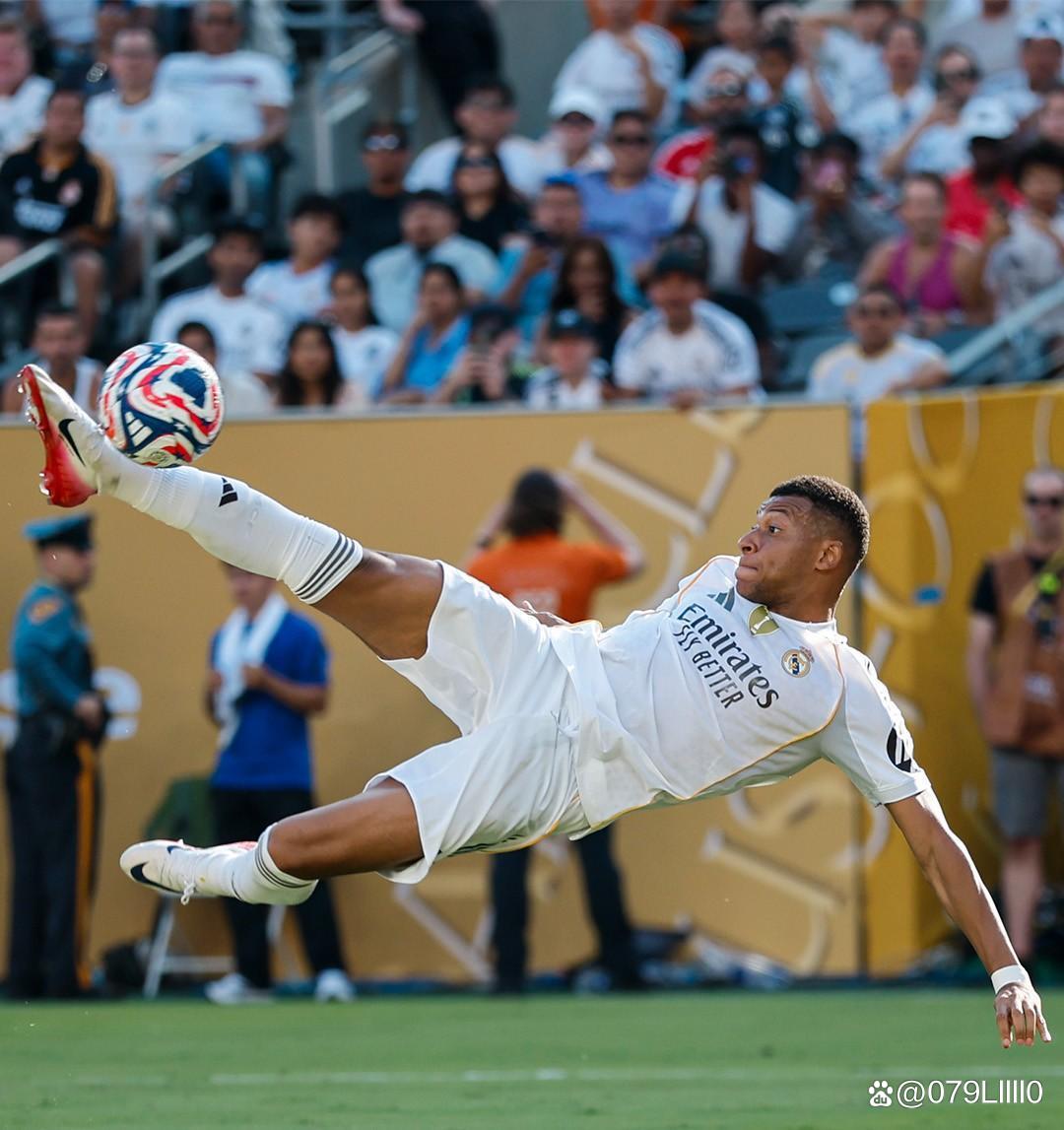 英超战报：梅里诺传射，萨卡建功，阿森纳2-0布伦特福德（英超简讯：梅里诺传射立功，萨卡破门，阿森纳2-0力克布伦特福德）