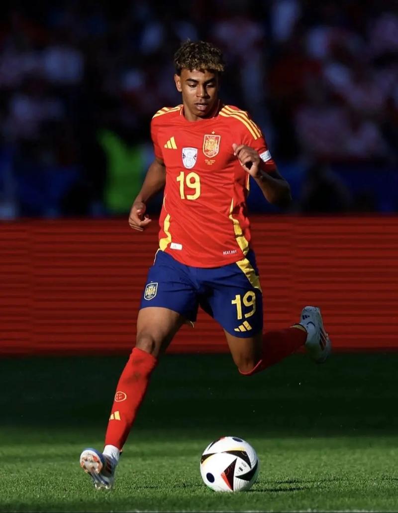 天空体育：帕奎塔只会停赛一场，英足总不会对其做进一步处罚（天空体育：英足总不追加处罚，帕奎塔仅停赛一场）