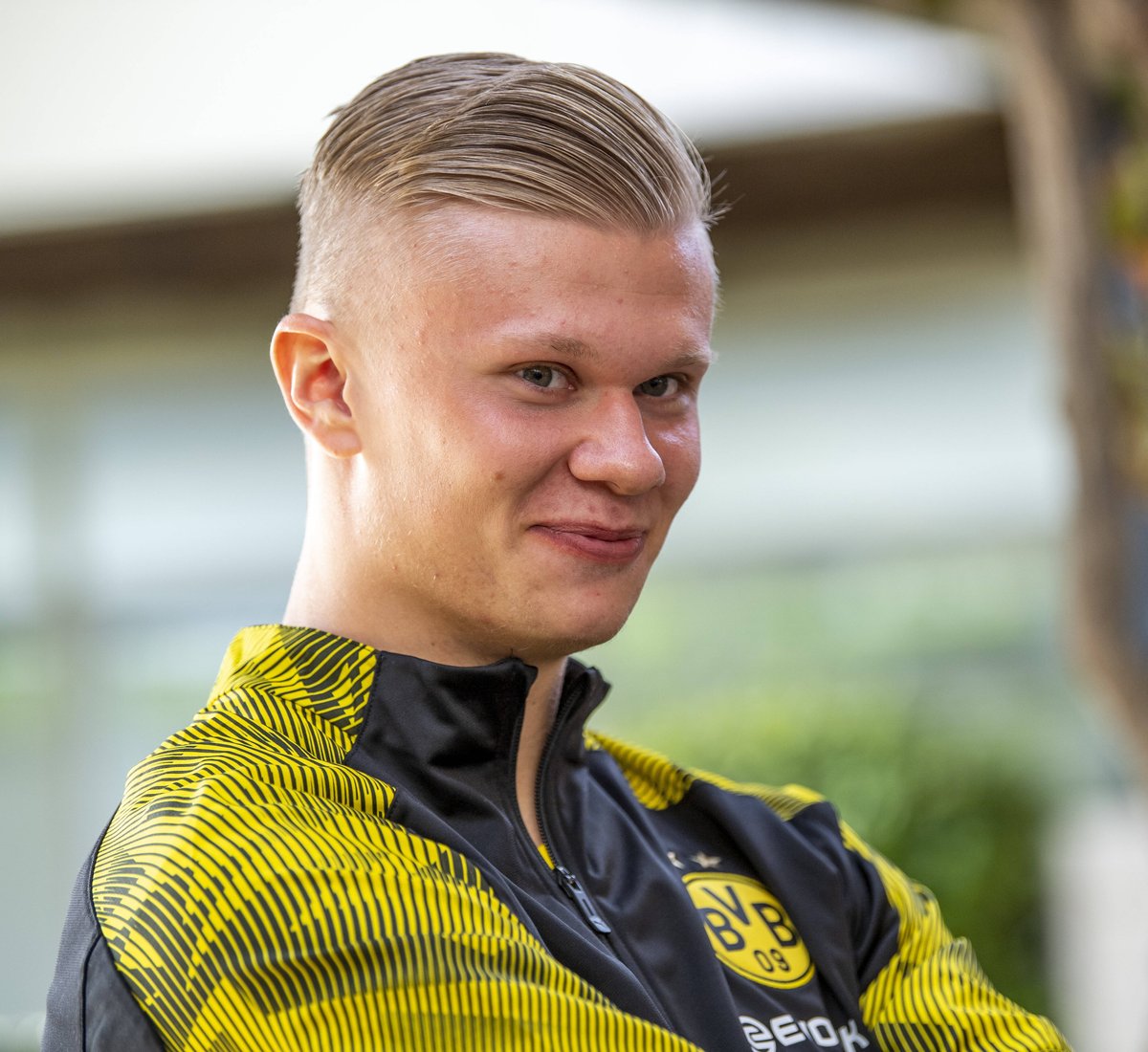 梅西世界杯夺冠后技术体能退化程度引关注（梅西世界杯封王后技术与体能下滑程度成焦点）