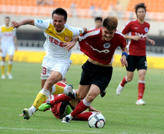 帕尔马队长：我们必须通过团队协作，共同限制莱奥的发挥（帕尔马队长：靠团队合力遏制莱奥的威胁）